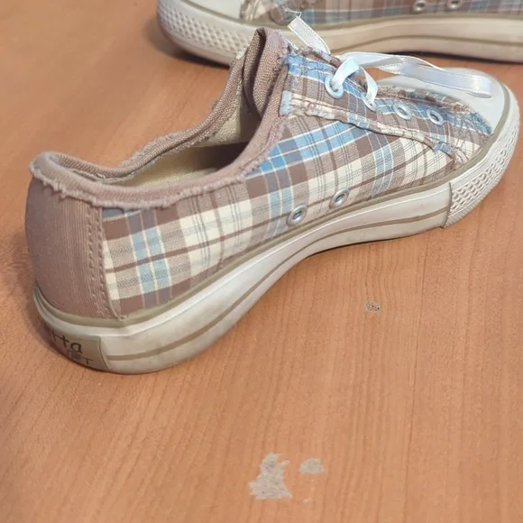 Gotta Flurt Girls Sneakers - Picture 5 of 7